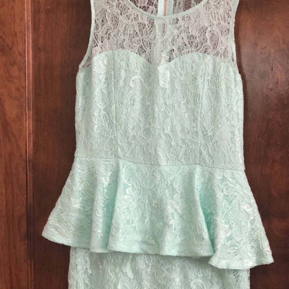 Forever 21 Medium Mint Lace Peplum Sheath Dress